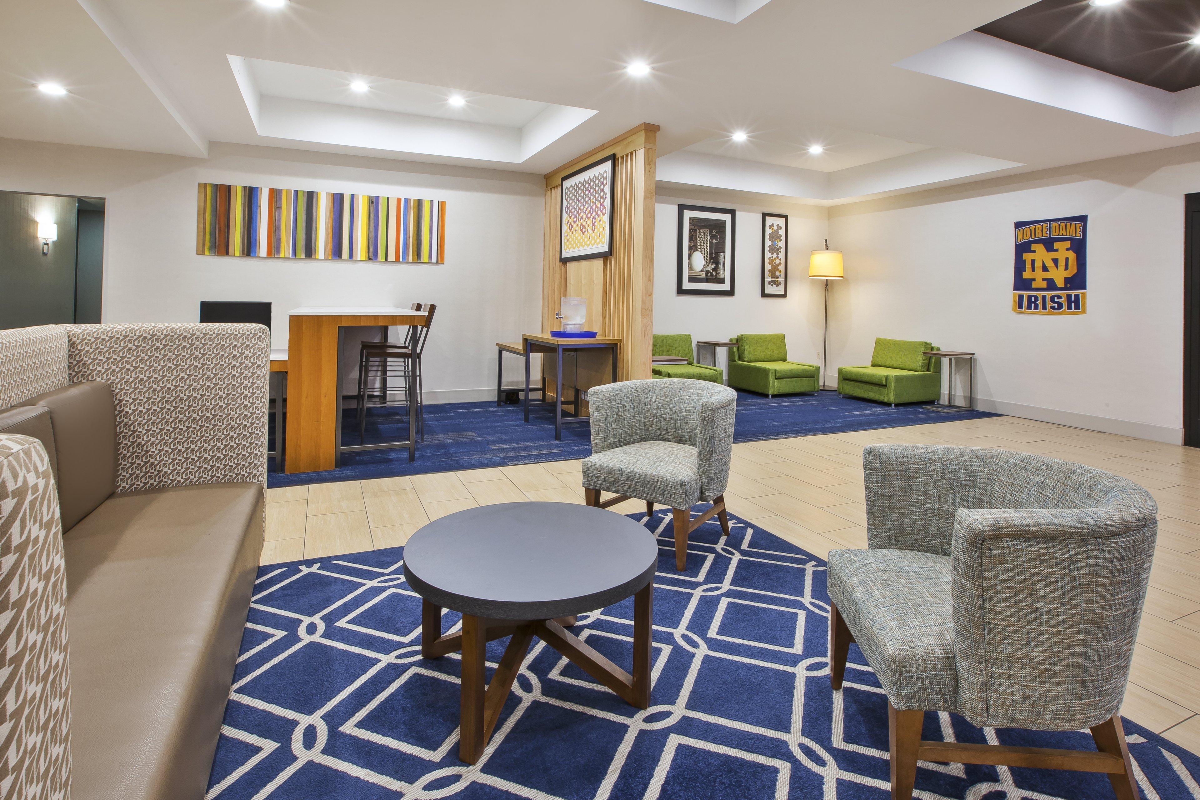 Holiday Inn Express Niles By Ihg Eksteriør bilde