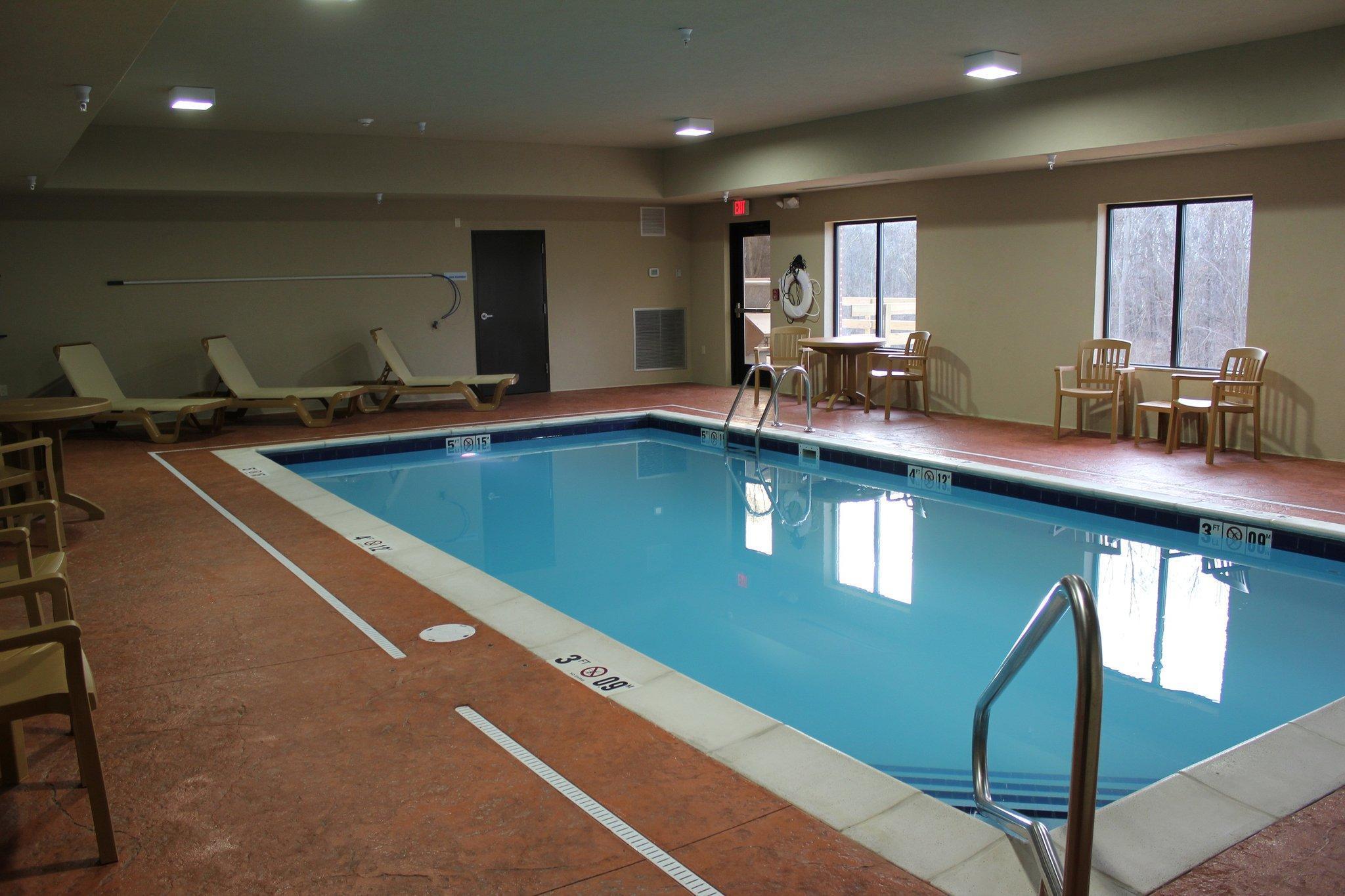 Holiday Inn Express Niles By Ihg Eksteriør bilde