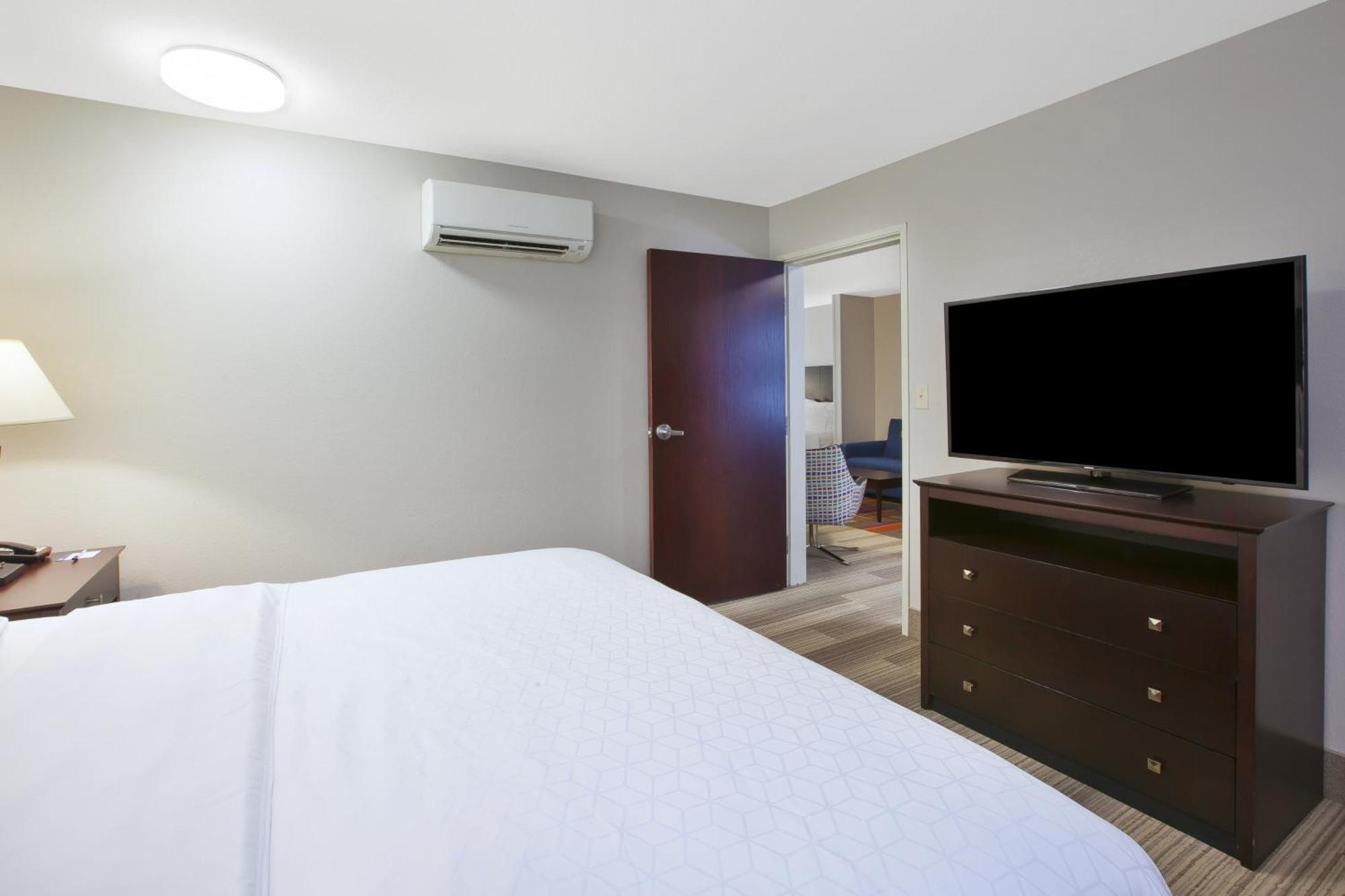 Holiday Inn Express Niles By Ihg Eksteriør bilde