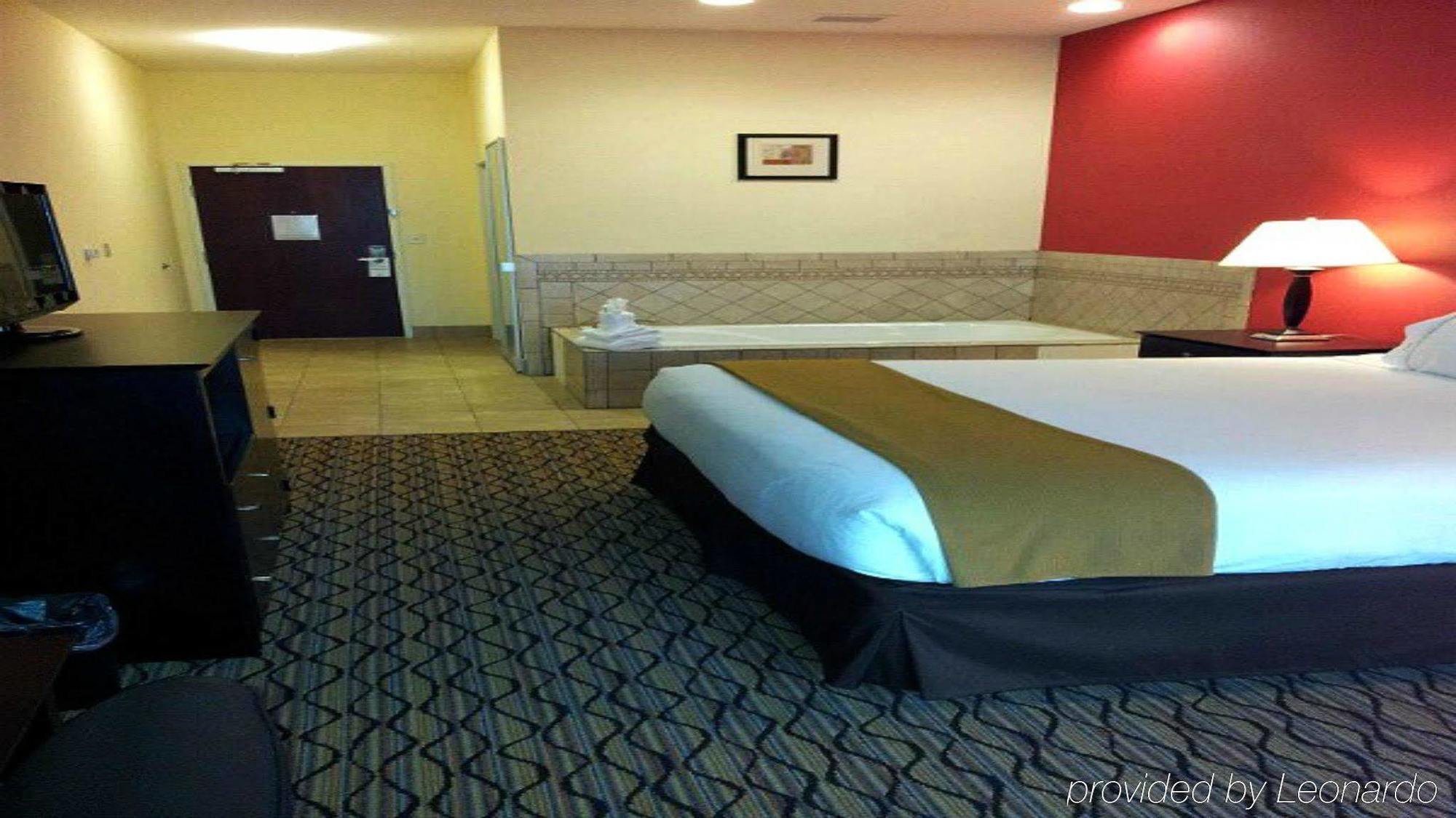 Holiday Inn Express Niles By Ihg Eksteriør bilde